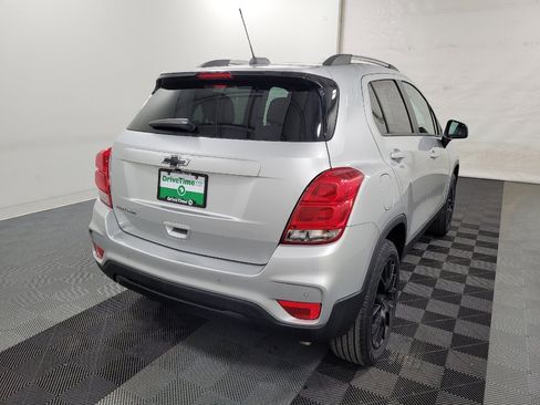 Used 2021 Chevrolet Trax LT w/ Driver Confidence Package AWD/4WD image 9