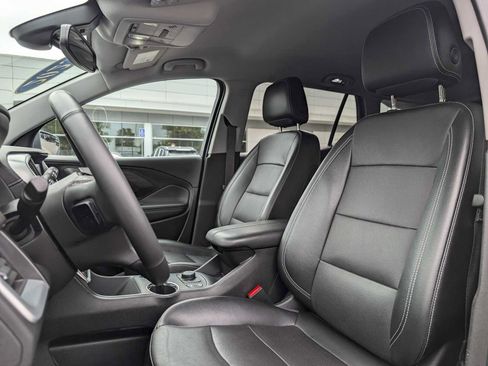 Used 2023 GMC Terrain SLT image 25