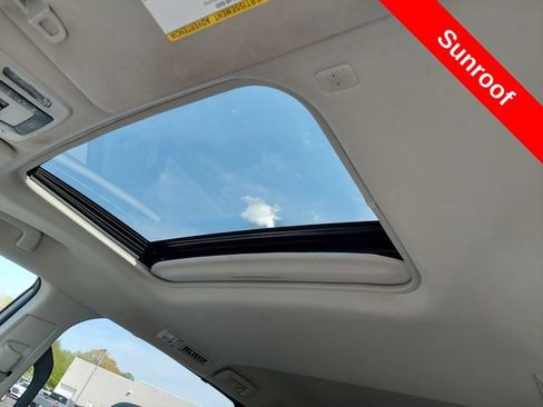 Used 2024 Toyota Sienna XLE w/ XLE Plus Package AWD/4WD image 11
