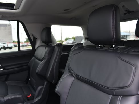 New 2026 Ford Expedition Platinum w/ Driver's Package AWD/4WD image 16