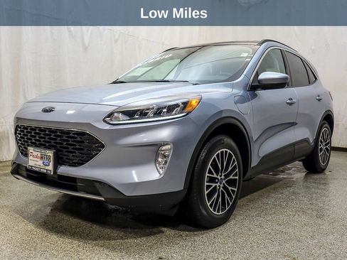 Used 2022 Ford Escape SEL w/ Technology Package image 2