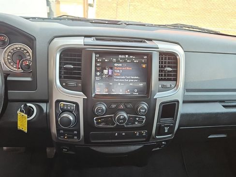 Used 2019 RAM 1500 Big Horn AWD/4WD image 14
