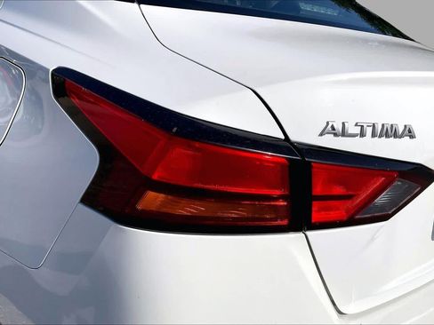 Used 2024 Nissan Altima 2.5 SR FWD image 27