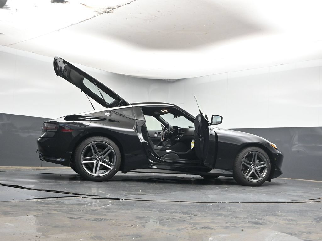 Used 2027 Nissan Z Sport RWD image 40