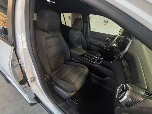 Used 2025 Chevrolet Equinox LT image 39