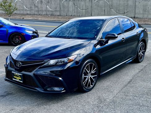 Used 2024 Toyota Camry SE FWD image 10