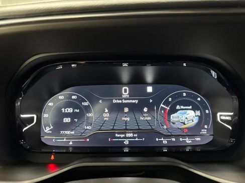 Used 2022 GMC Yukon XL Denali AWD/4WD image 9