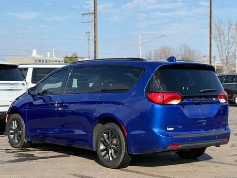 Used 2020 Chrysler Pacifica Touring-L w/ Advanced Safetytec Group image 43