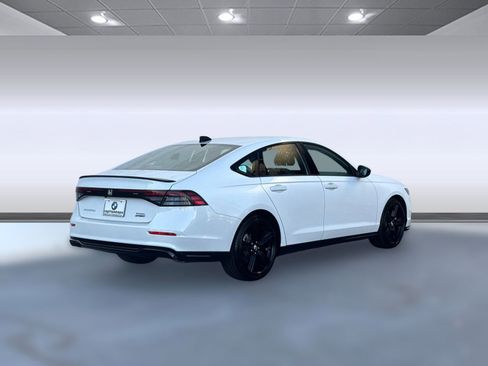 Used 2024 Honda Accord Sport image 8