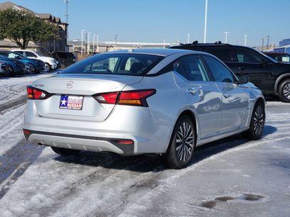 Used 2024 Nissan Altima 2.5 SV