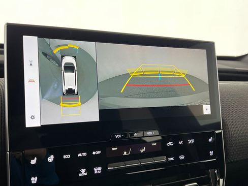 Used 2024 Subaru Solterra Touring w/ Touring Package image 21