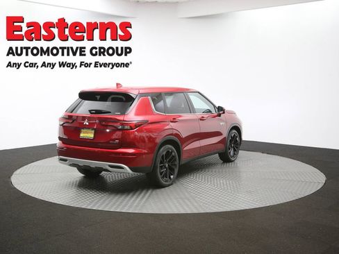 Used 2023 Mitsubishi Outlander SE image 39