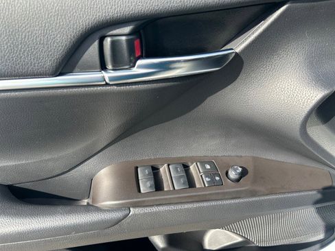 Used 2024 Toyota Camry LE w/ Convenience Package image 10