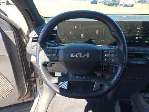 Used 2024 Kia EV9 GT-Line AWD/4WD image 9