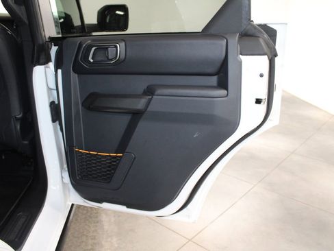 Used 2024 Ford Bronco Badlands image 36