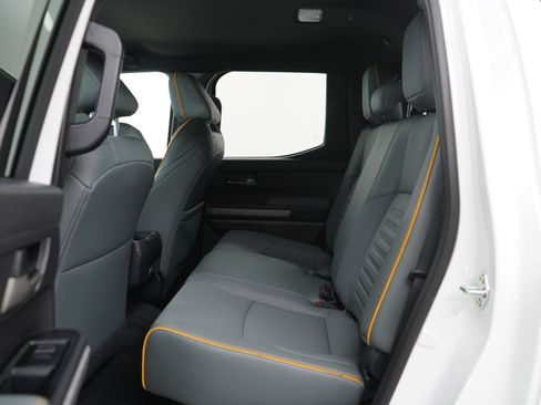 Used 2025 Toyota Tacoma Trailhunter image 19