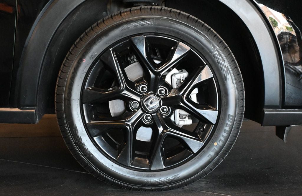 Used 2023 Honda HR-V Sport image 9