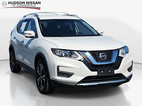 Used 2020 Nissan Rogue SV w/ Premium Package image 1