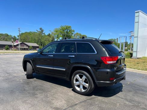 Used 2013 Jeep Grand Cherokee Overland w/ Advance Technology Group AWD/4WD image 5