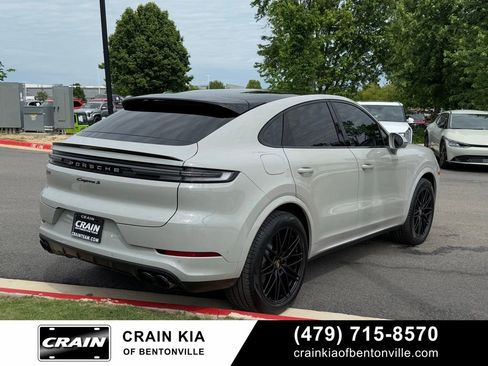 Used 2024 Porsche Cayenne S AWD/4WD image 5