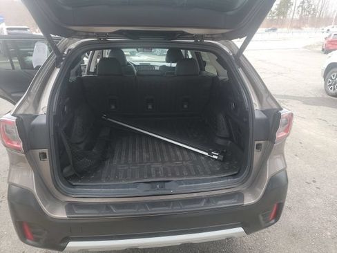Used 2022 Subaru Outback Limited AWD/4WD image 10