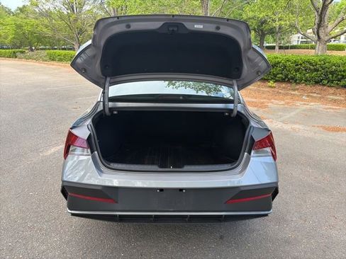 Used 2025 Hyundai Elantra Sport w/ Cargo Package image 22