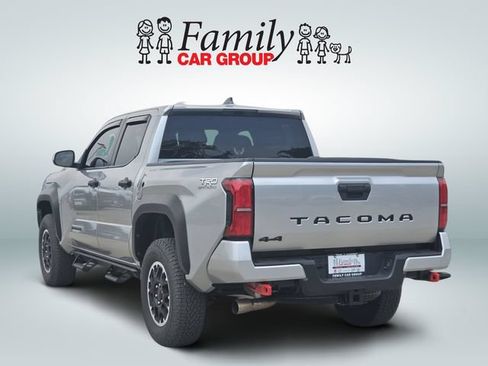 Used 2025 Toyota Tacoma TRD Off-Road AWD/4WD image 3