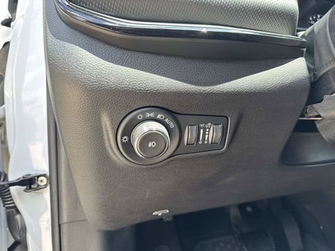 Used 2025 Jeep Compass Trailhawk AWD/4WD image 20