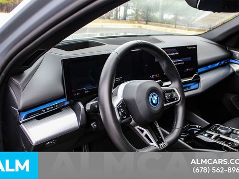 Used 2025 BMW i5 eDrive40i w/ M Sport Package RWD image 30