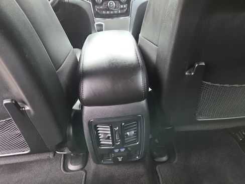 Used 2022 Jeep Grand Cherokee Limited image 14