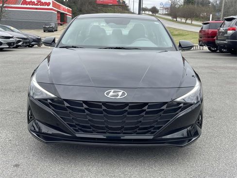 Used 2022 Hyundai Elantra SE image 7