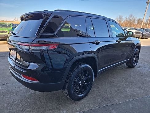 New 2026 Jeep Grand Cherokee Altitude AWD/4WD image 11