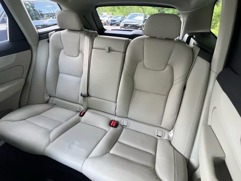 Certified 2025 Volvo XC60 T8 Plus w/ Climate Package AWD/4WD image 20