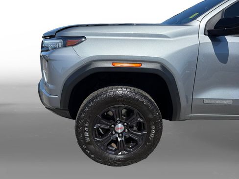 Used 2024 GMC Canyon Elevation w/ Convenience Package RWD image 9