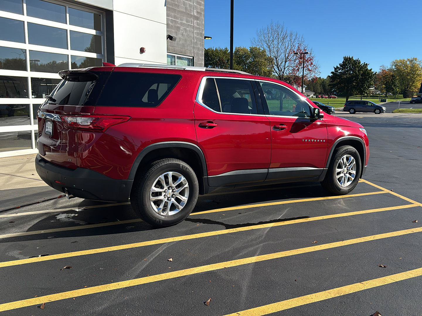 Used 2018 Chevrolet Traverse LT w/ LPO, Floor Liner Package AWD/4WD image 6