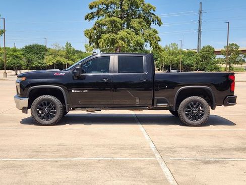 Used 2022 Chevrolet Silverado 2500 LT w/ Convenience Package AWD/4WD image 4