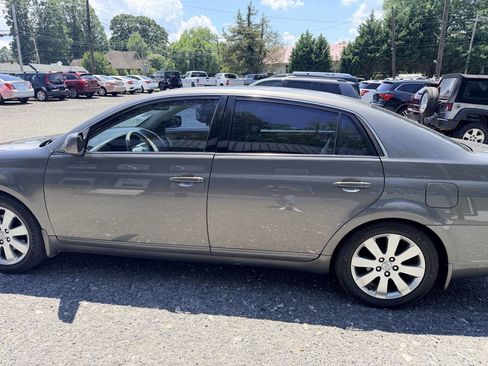 Used 2006 Toyota Avalon XLS FWD image 8