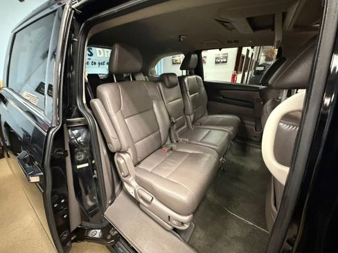 Used 2016 Honda Odyssey Touring Elite image 38