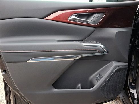 New 2026 Chevrolet Traverse Z71 w/ LPO, Floor Liner Package image 8