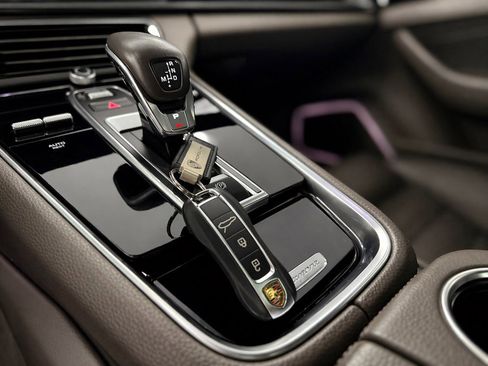 Used 2018 Porsche Panamera 4S AWD/4WD image 63