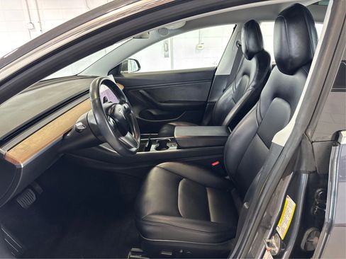 Used 2018 Tesla Model 3 Long Range image 9