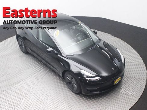 Used 2021 Tesla Model 3 Standard Range Plus image 3