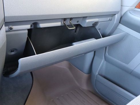 Used 2006 Dodge Ram 1500 Truck SLT image 36