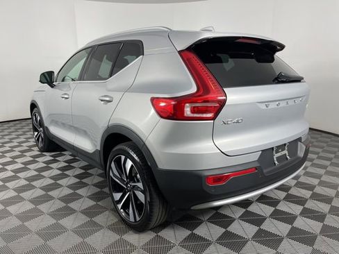 Used 2023 Volvo XC40 B5 Plus w/ Driver Assist Package AWD/4WD image 7