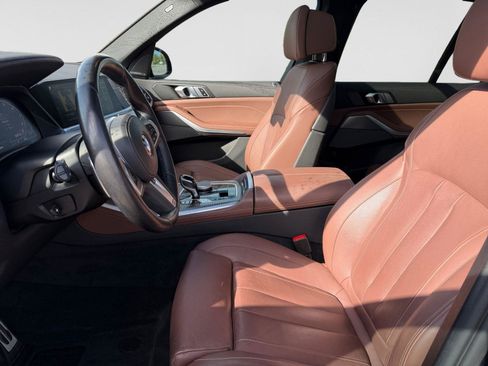 Used 2022 BMW X5 M50i w/ Premium Package image 10