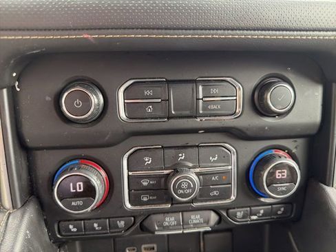 Used 2021 Chevrolet Tahoe Premier RWD image 17