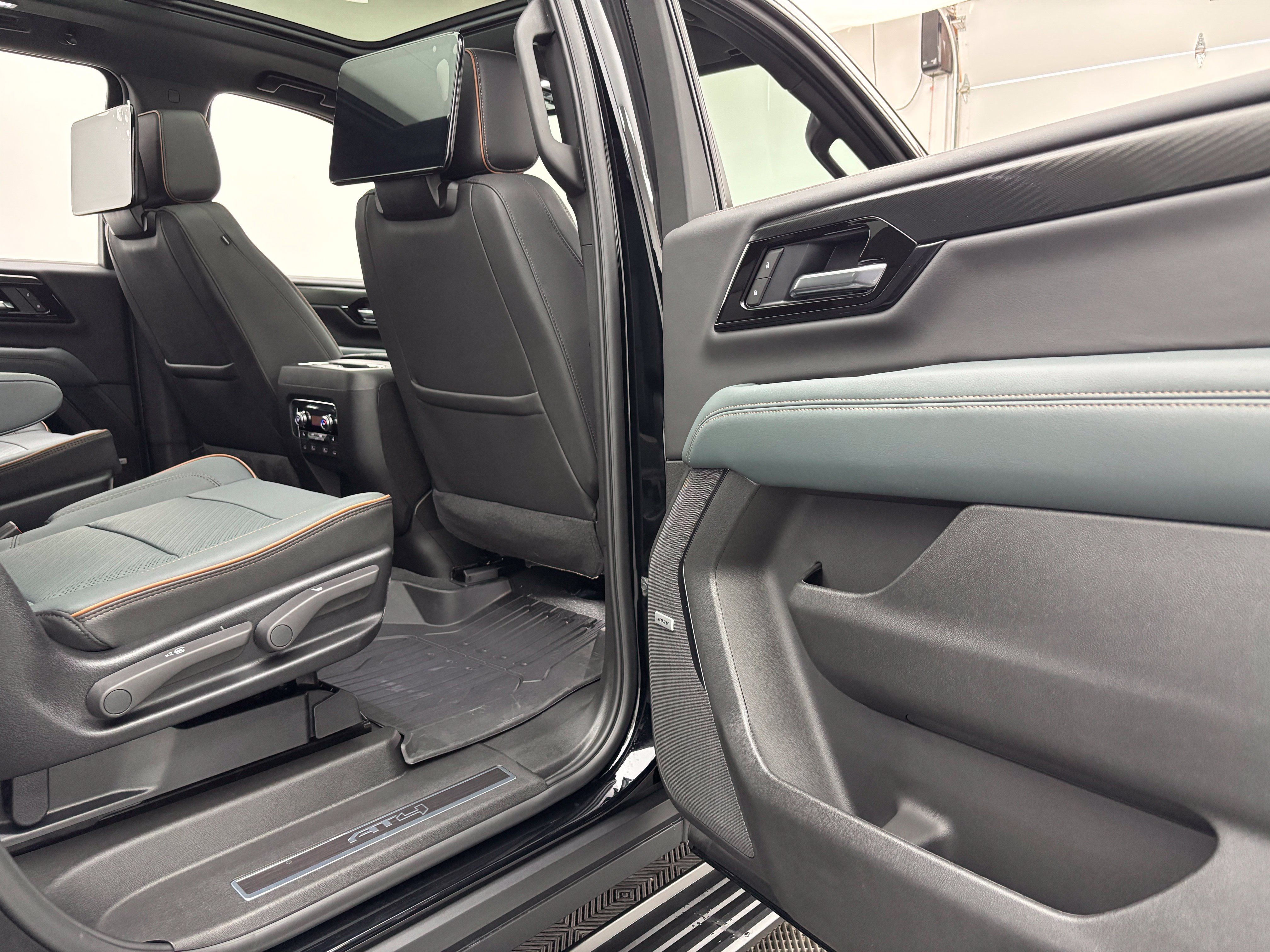 New 2026 GMC Yukon XL AT4 w/ AT4 Premium Plus Package AWD/4WD image 42