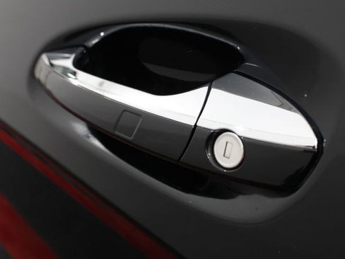 Used 2015 Mercedes-Benz GL 550 4MATIC image 12