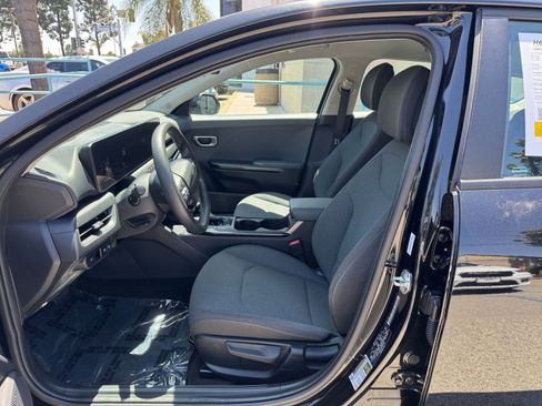 Used 2025 Kia K4 FWD image 27
