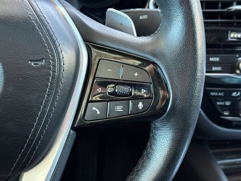 Used 2023 BMW 530e xDrive image 36